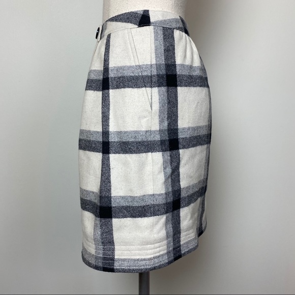 Lands’ End Plaid Wool Wrap Skirt - Picture 5 of 8